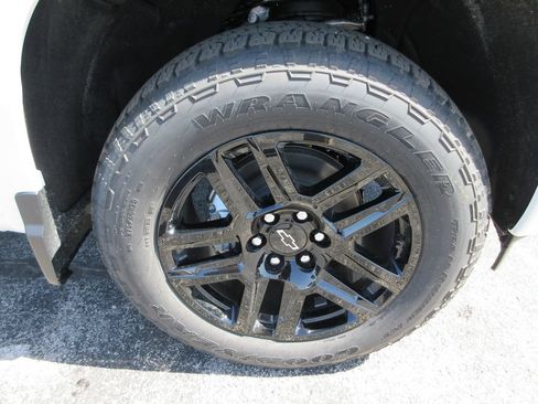 New 2026 Chevrolet Silverado 1500 RST w/ Z71 Off-Road Package AWD/4WD image 10