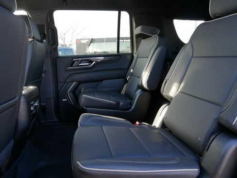 New 2026 GMC Yukon XL Elevation w/ LPO, Floor Liner Package image 5