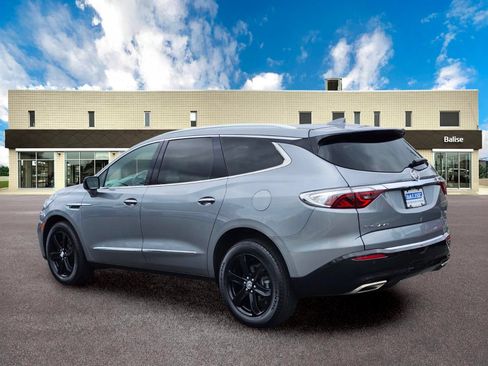 Used 2023 Buick Enclave Essence w/ Experience Buick Package FWD image 5