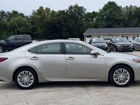 Used 2016 Lexus ES 350 w/ Premium Package w/Wood Trim FWD image 5