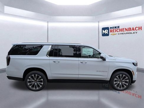 New 2026 Chevrolet Suburban High Country AWD/4WD image 4