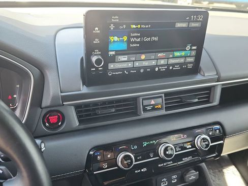 Used 2025 Honda Pilot Elite image 25