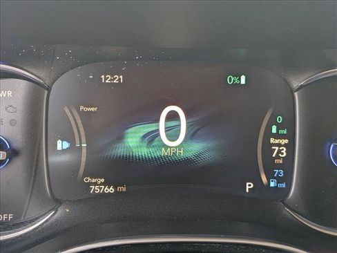 Used 2018 Chrysler Pacifica Limited w/ Advanced Safetytec Group FWD image 11