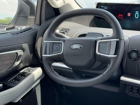 New 2026 Ford Expedition Max Platinum w/ Platinum Ultimate Package AWD/4WD image 8