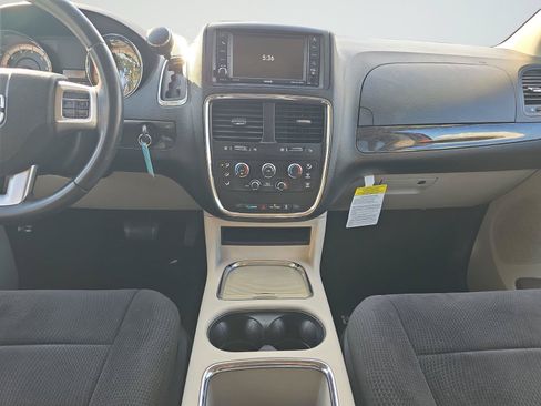 Used 2013 Dodge Grand Caravan SXT w/ UConnect Hands-Free Group FWD image 11