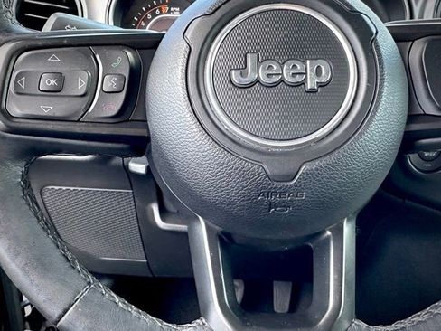 Used 2021 Jeep Gladiator Sport image 18