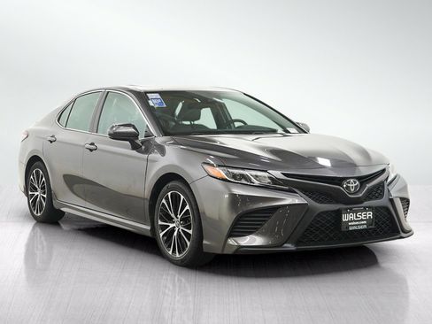 Used 2019 Toyota Camry SE FWD image 7