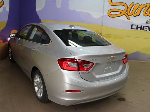 Used 2019 Chevrolet Cruze LT FWD image 6