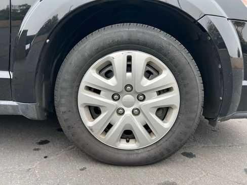 Used 2019 Dodge Journey SE image 10