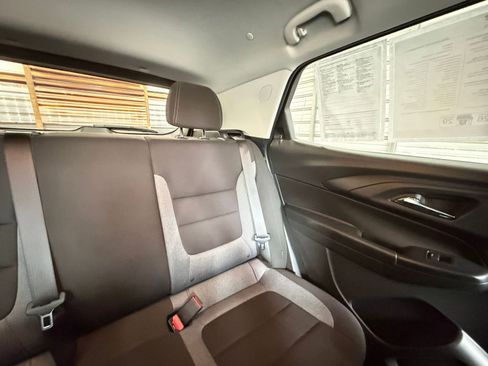 Used 2025 Chevrolet TrailBlazer LT image 35