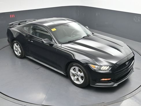 Used 2015 Ford Mustang Coupe image 32