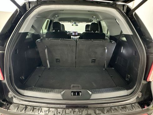 Used 2020 Ford Explorer XLT w/ Equipment Group 202A AWD/4WD image 31