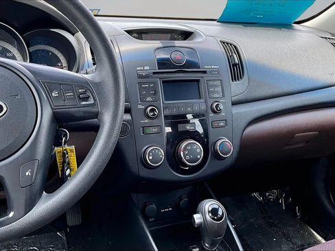 Used 2011 Kia Forte EX FWD image 9