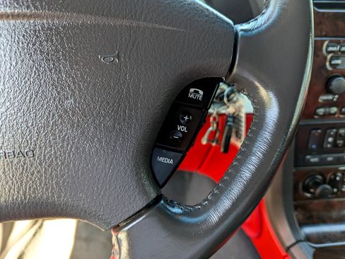 Used 2002 Ford Thunderbird image 22