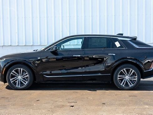 New 2025 Cadillac Lyriq Luxury image 4