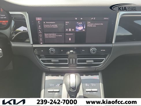 Used 2022 Porsche Macan S AWD/4WD image 18