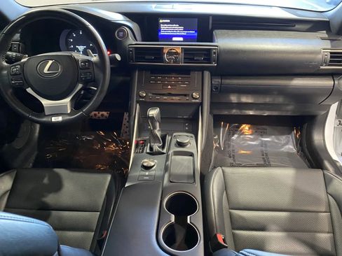 Used 2019 Lexus IS 300 F Sport w/ F Sport Package image 5