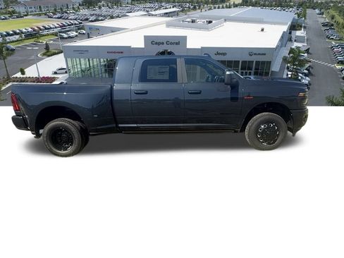 New 2025 RAM 3500 Laramie image 4