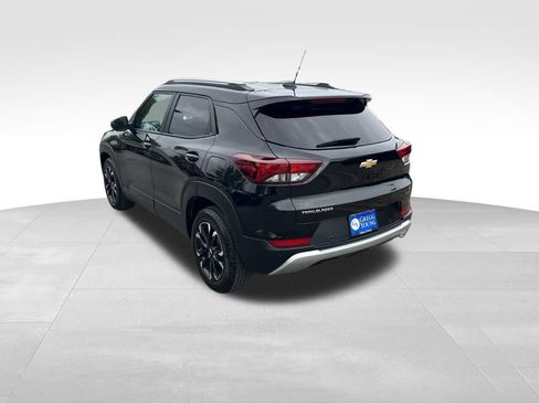 Used 2022 Chevrolet TrailBlazer LT w/ Convenience Package FWD image 4