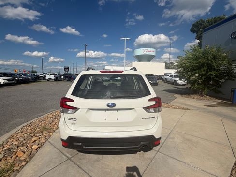 Used 2020 Subaru Forester w/ Alloy Wheel Package AWD/4WD image 2