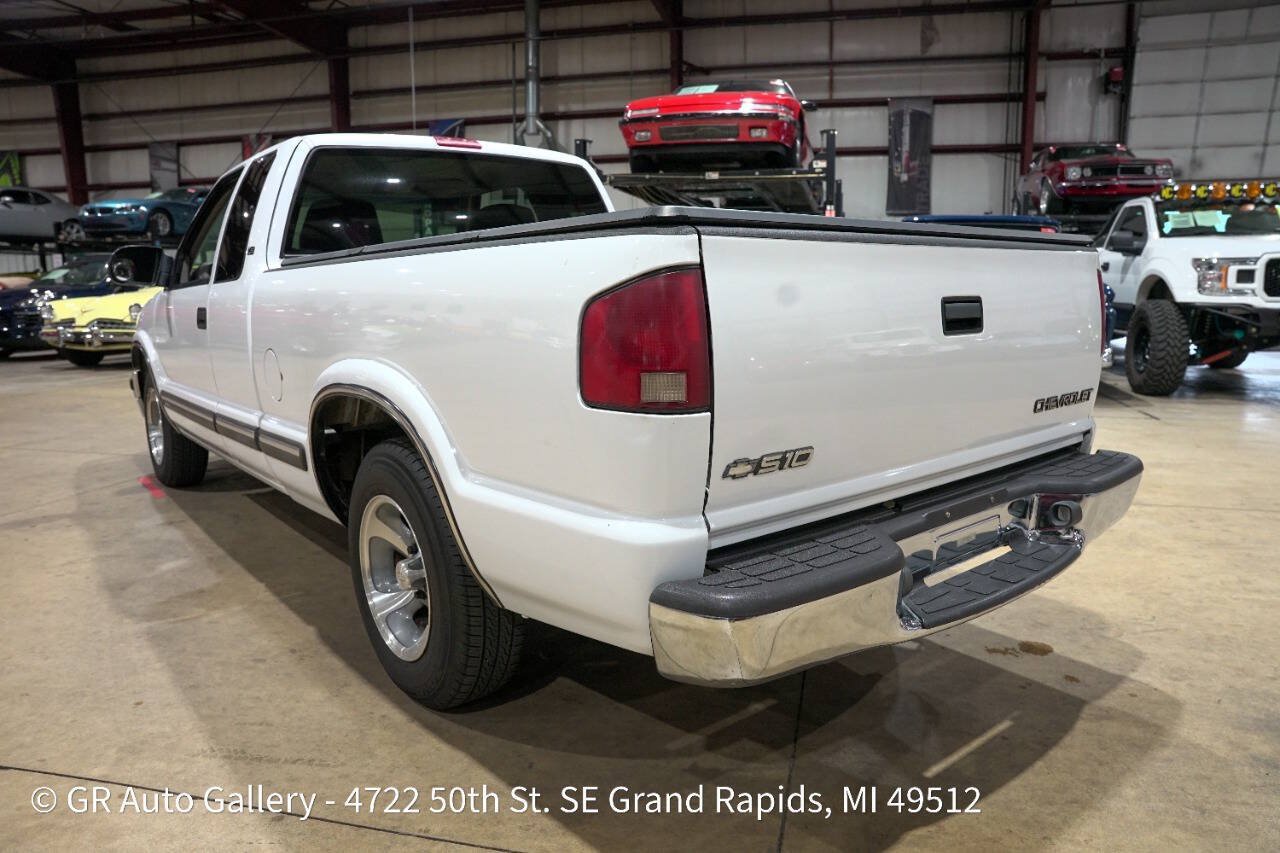 Used 2001 Chevrolet S10 Pickup LS w/ Preferred Equipment Group RWD image 6