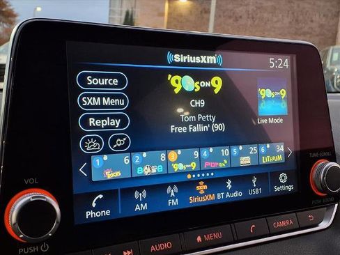 Used 2024 Nissan Sentra SV image 6