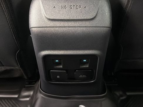 Used 2024 Ford Bronco Wildtrak AWD/4WD image 35