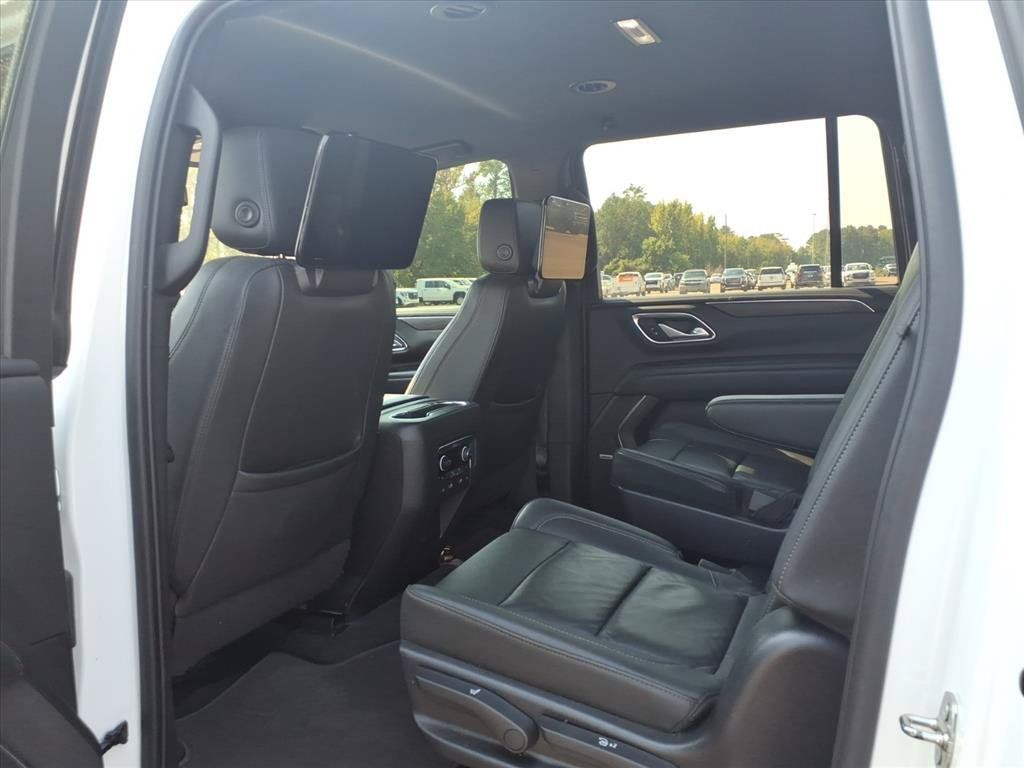 Used 2022 Chevrolet Suburban LT w/ Luxury Package AWD/4WD image 24