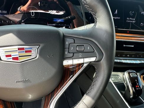 Used 2022 Cadillac Escalade Premium Luxury image 16