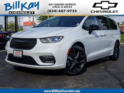 Used 2023 Chrysler Pacifica Limited w/ S Appearance Package