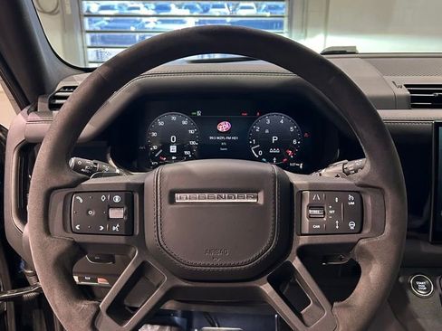 Used 2024 Land Rover Defender 90 V8 AWD/4WD image 15