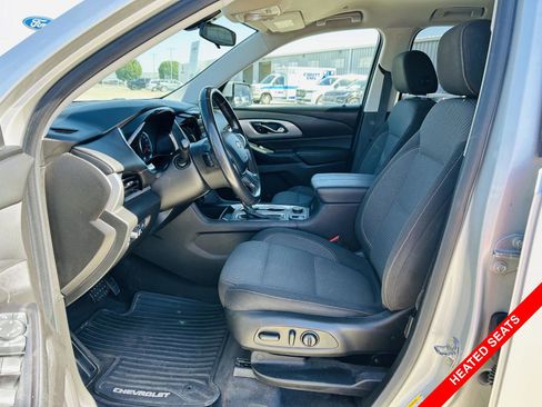 Used 2019 Chevrolet Traverse LT FWD image 3