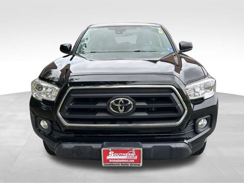Used 2021 Toyota Tacoma SR5 RWD image 9