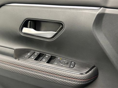 New 2025 Nissan Kicks SR w/ SR Premium Package image 18