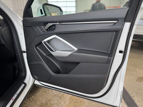 Used 2023 Audi Q3 2.0T Premium image 9