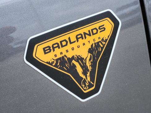 Used 2024 Ford Bronco Badlands AWD/4WD image 13