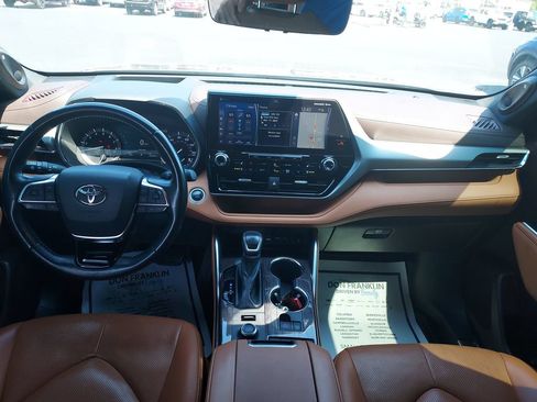 Used 2021 Toyota Highlander Platinum AWD/4WD image 15