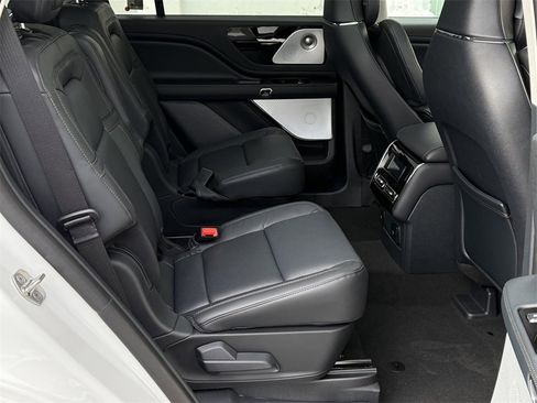 New 2026 Lincoln Aviator Reserve image 12