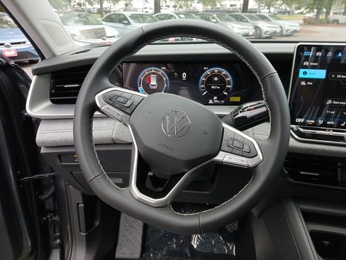 New 2025 Volkswagen Tiguan S image 14
