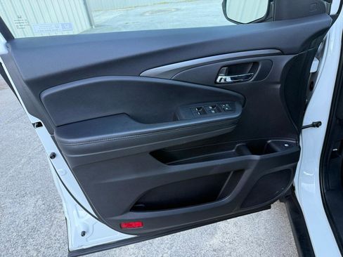 Used 2022 Honda Pilot Sport image 19