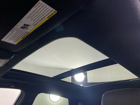 Used 2025 Cadillac XT5 Premium Luxury image 21