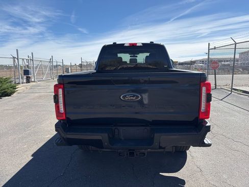 Used 2025 Ford F350 Lariat w/ Black Appearance Package image 5