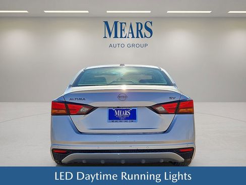 Used 2024 Nissan Altima 2.5 SV image 5