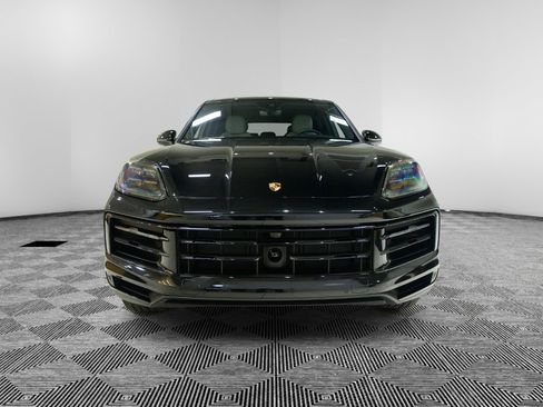 Used 2025 Porsche Cayenne image 8
