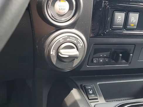Used 2023 Nissan Titan PRO-4X w/ Pro-4x Convenience Package AWD/4WD image 19