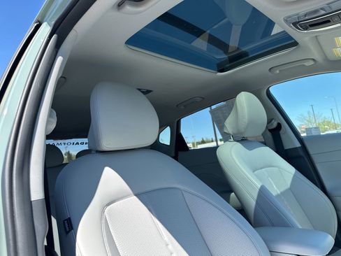 Used 2025 Hyundai Kona Limited AWD/4WD image 34
