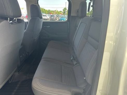Used 2023 Nissan Frontier SV w/ SV Convenience Package AWD/4WD image 15