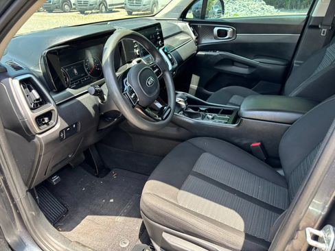 Used 2021 Kia Sorento LX AWD/4WD image 10