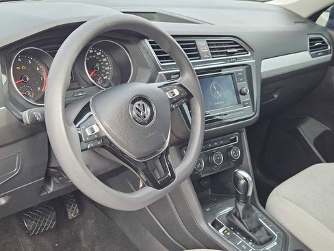 Used 2018 Volkswagen Tiguan S image 2