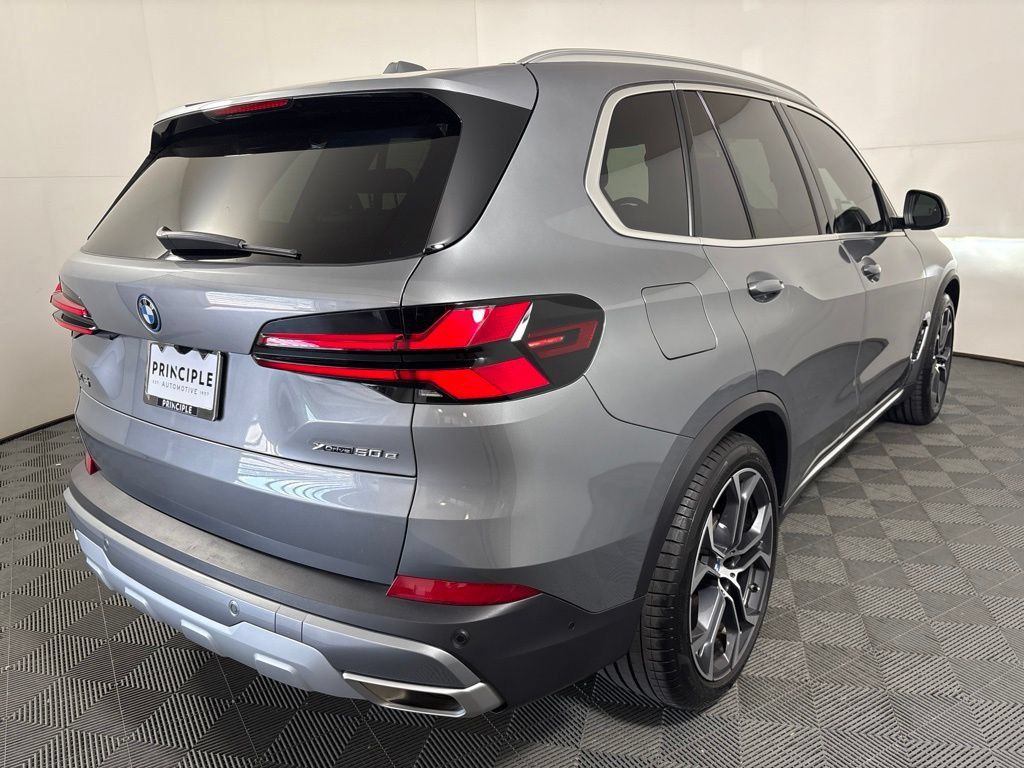 Certified 2024 BMW X5 xDrive50e w/ Premium Package AWD/4WD image 5